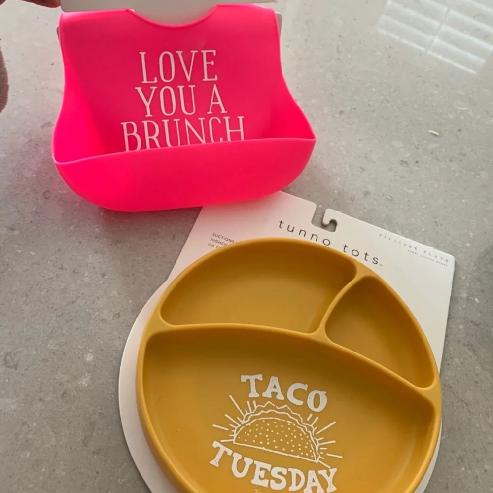 Bella Tunno silicone plate and bib set